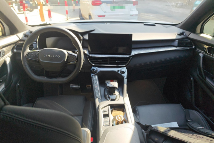 领克06 2023款 Remix 1.5T 劲Pro中控内饰12