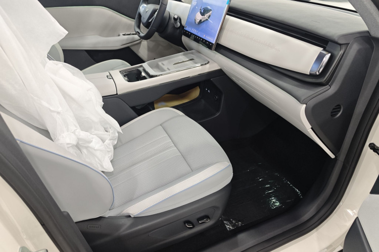 岚图汽车 岚图知音 2024款 长续航智享版中控内饰7012