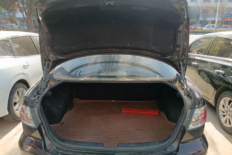 马自达6 2014款 2.0L 自动经典型机舱底盘23