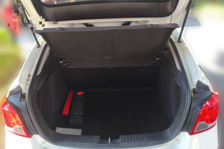 雪佛兰 科鲁兹 2013款 掀背 1.6L 自动豪华型中控内饰23