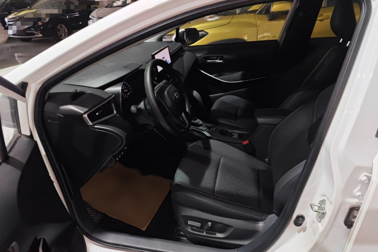 丰田 雷凌 2023款 智能电混双擎 1.8L 运动版中控内饰20