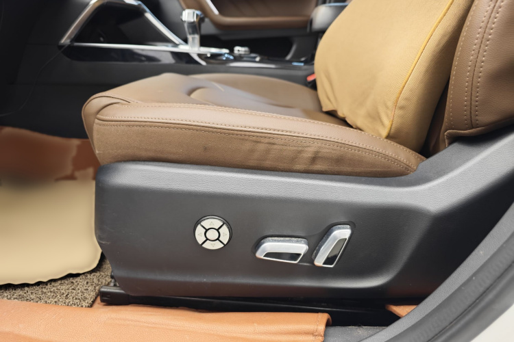 哈弗H6 2017款 红标 2.0T 自动两驱智尚型中控内饰7011