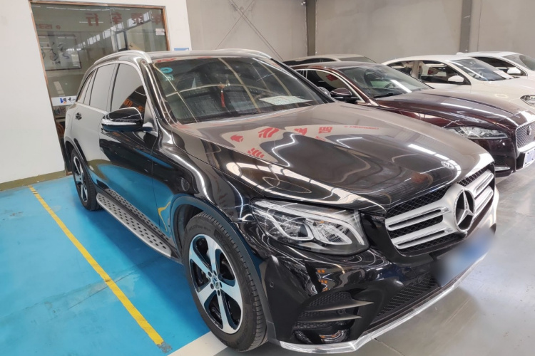 奔驰GLC 2018款 GLC 260 4MATIC 豪华型车身外观3