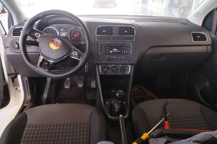 大众 Polo 2016款 1.6L 手动舒适型中控内饰7002