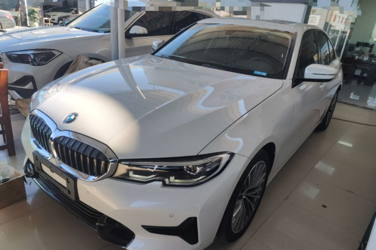 宝马3系 2022款 320i 运动套装车身外观1