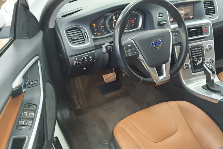 沃尔沃S60 2017款 S60L T4 智远版中控内饰7003