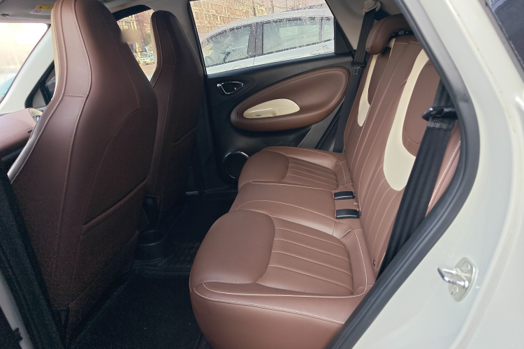 五菱汽车 五菱缤果 2023款 333km 灵犀互联款中控内饰21