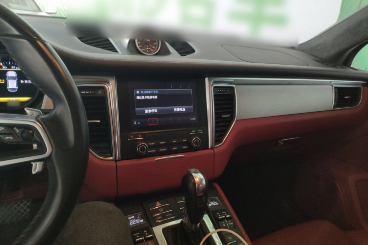 保时捷 2017款  Macan Turbo 3.6T中控内饰12