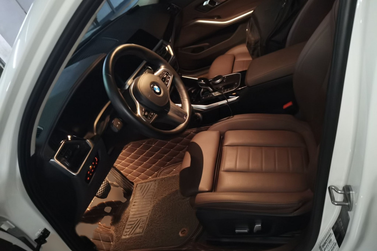 宝马3系 2021款 320Li M运动套装局部细节19