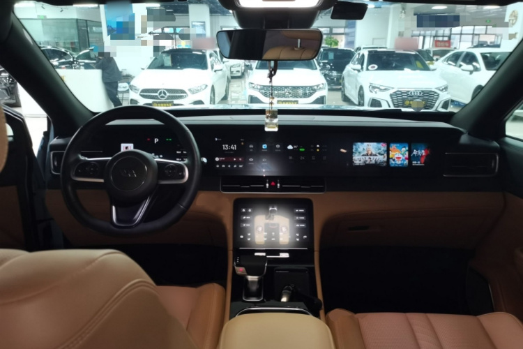 理想汽车 理想ONE 2020款 增程6座版中控内饰7002