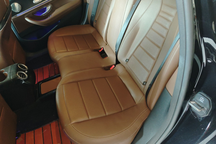 奔驰E级 2018款 改款 E 300 L 运动豪华型中控内饰21