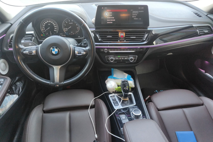 宝马1系 2022款 120i M运动曜夜版中控内饰12