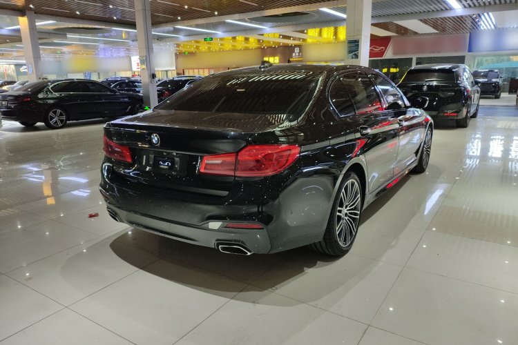 宝马5系 2018款 530Li xDrive M运动套装车身外观6005