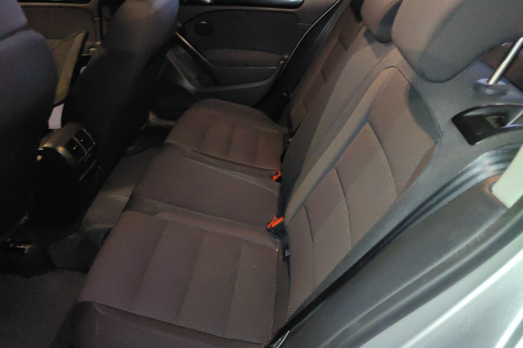 大众 高尔夫 2012款 1.6 手动舒适型中控内饰7004