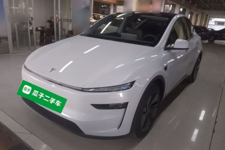 特斯拉 Model Y 2025款 后轮驱动版车身外观1