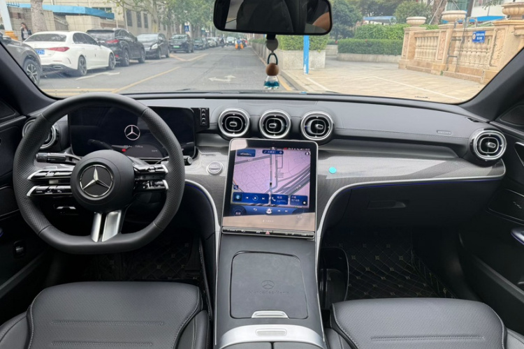 奔驰C级 2025款 C 260 L 运动版中控内饰7003