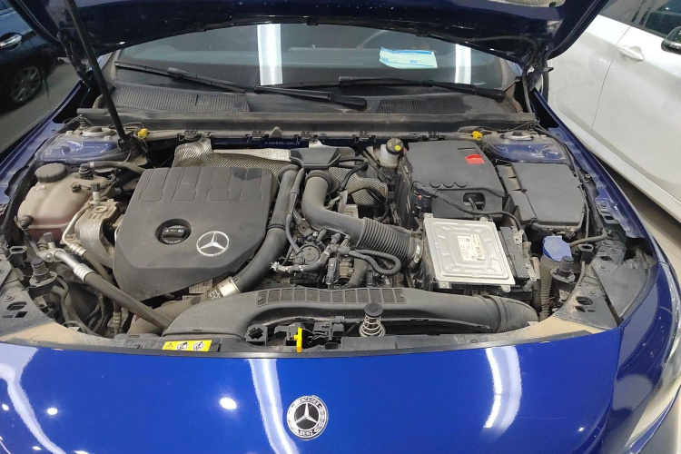 奔驰A级 2022款 改款 A 200 L 运动轿车时尚型机舱底盘24