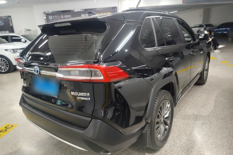 丰田 威兰达 2023款 双擎 2.5L E-CVT四驱豪华PLUS版车身外观7