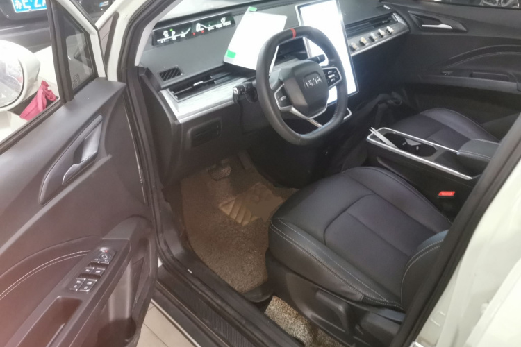 哪吒汽车 哪吒V 2022款 潮 400 Lite中控内饰20