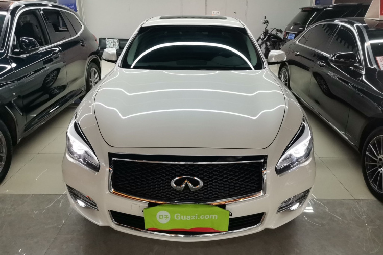 英菲尼迪Q70 2019款 Q70L 2.0T 精英版车身外观2