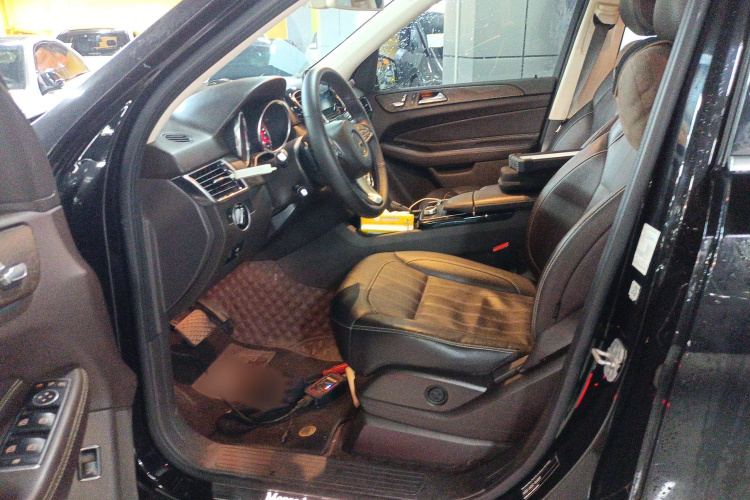 奔驰GLE 2017款 GLE 320 4MATIC 动感型局部细节19