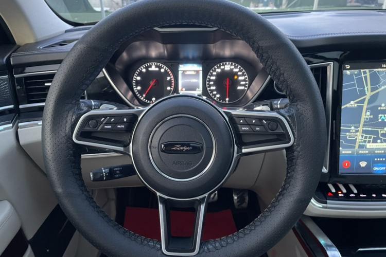 众泰T700 2017款 1.8T 双离合尊享型局部细节9006