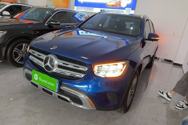 奔驰GLC 2021款 GLC 260 L 4MATIC 动感型车身外观1
