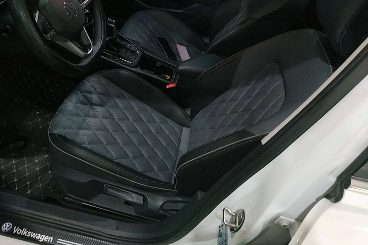 大众 速腾 2023款 300TSI DSG超越版中控内饰7002