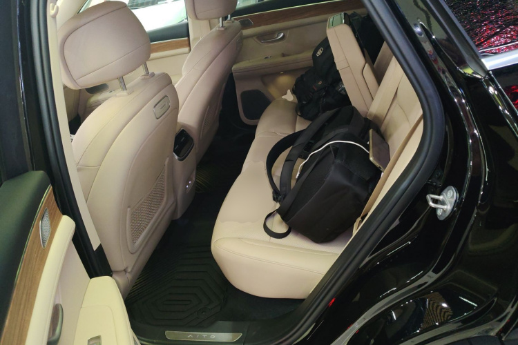 鸿蒙智行 问界M5 2023款 纯电后驱标准版中控内饰7004