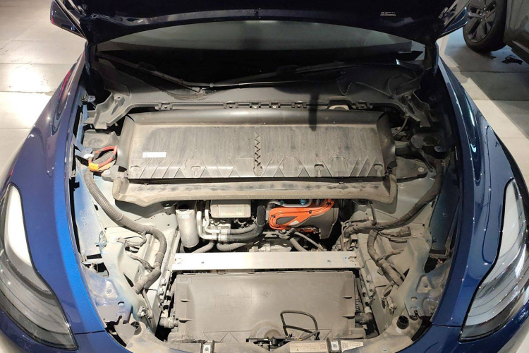 特斯拉 Model Y 2021款 长续航全轮驱动版机舱底盘24