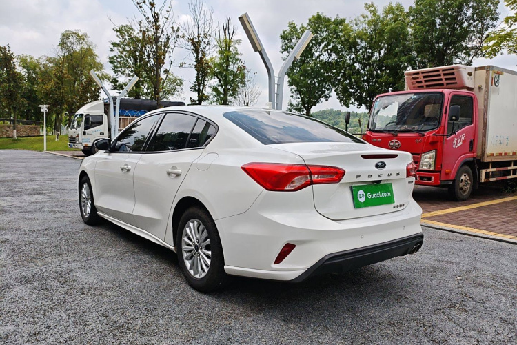 福特 福克斯 2020款 三厢 EcoBoost 180 自动锋潮型车身外观6003