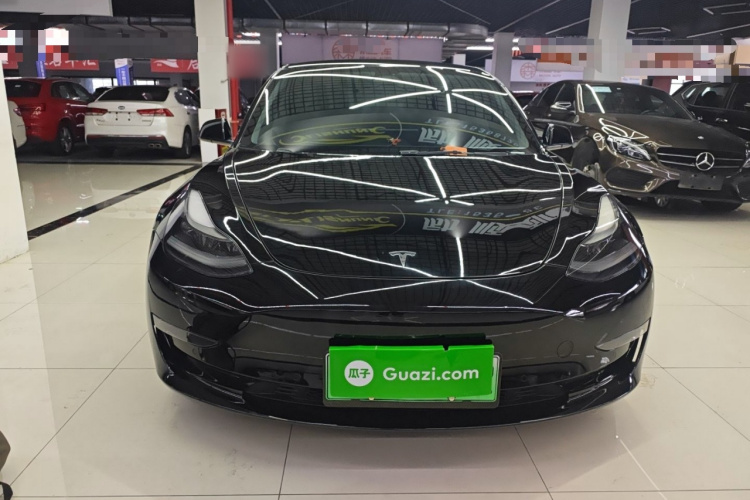 特斯拉 Model 3 2021款 Performance高性能全轮驱动版车身外观2