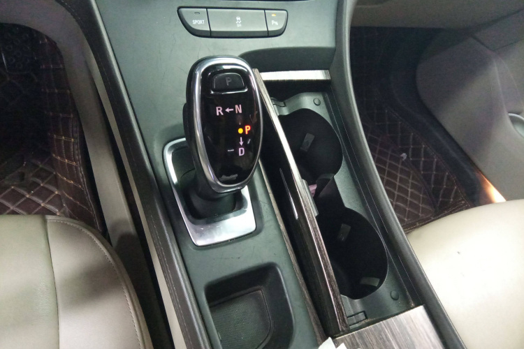 别克 君越 2016款 改款 20T 领先型局部细节18