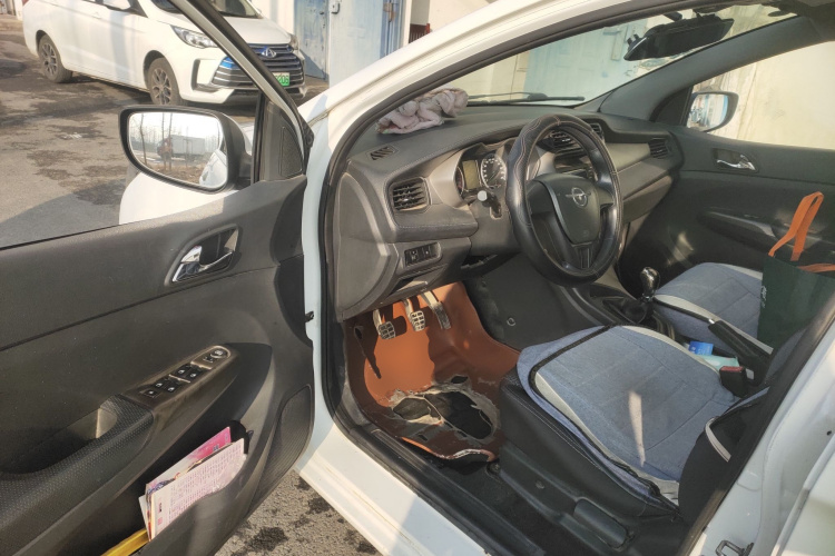 海马M3 2016款 1.5L 手动时尚型中控内饰20