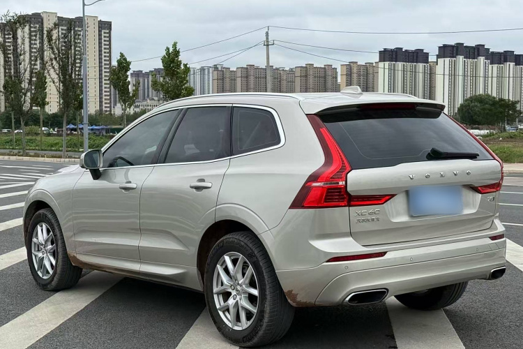 沃尔沃XC60 2019款 T5 四驱智逸版 国V车身外观6008