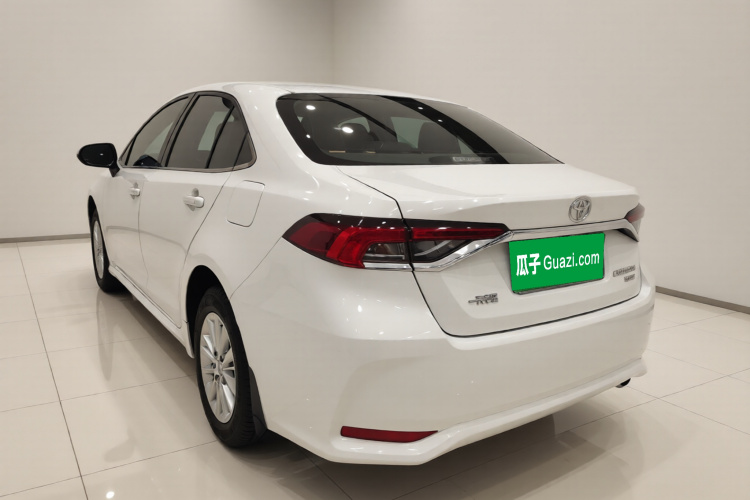 丰田 卡罗拉 2019款 1.2T S-CVT GL-i精英版车身外观5