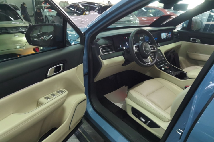 理想汽车 理想ONE 2021款 增程6座版中控内饰20