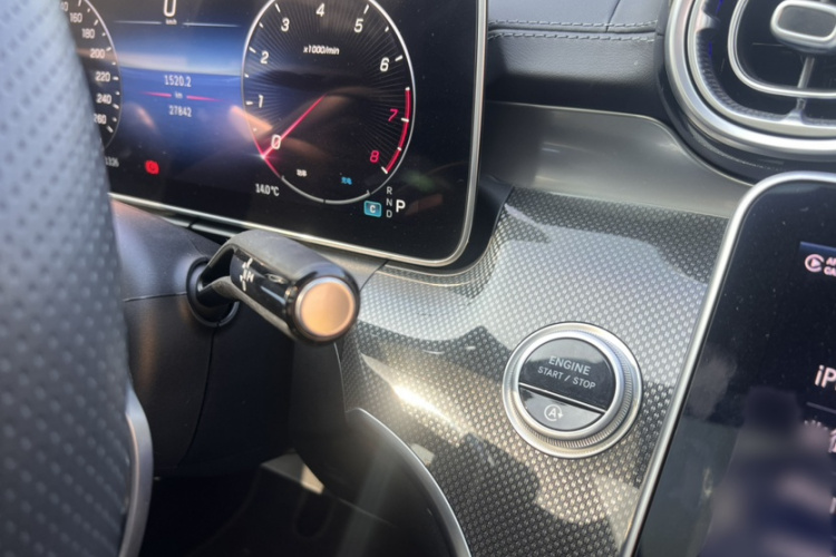 奔驰C级 2024款 C 260 L 皓夜运动版中控内饰7008