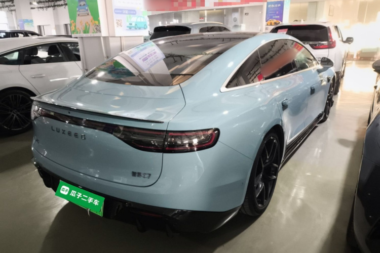 鸿蒙智行 智界S7 2025款 703km Ultra运动版车身外观7