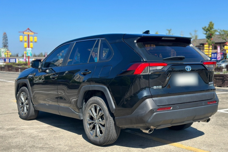 丰田 RAV4荣放 2023款 双擎 2.5L E-CVT两驱精英版车身外观6005