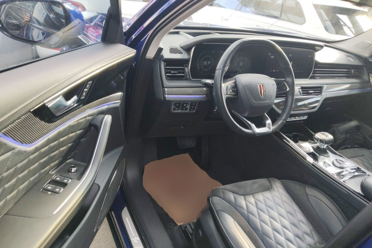 红旗HS5 2019款 2.0T 智联旗领四驱版中控内饰7003