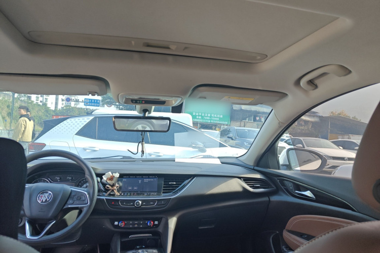 别克 君威 2022款 552T 智享型中控内饰22