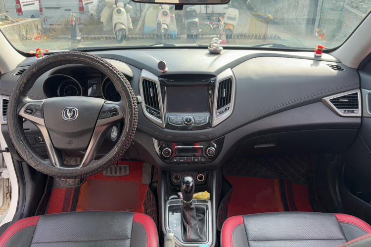 长安 逸动 2016款 XT 1.6L 自动俊酷型中控内饰7006