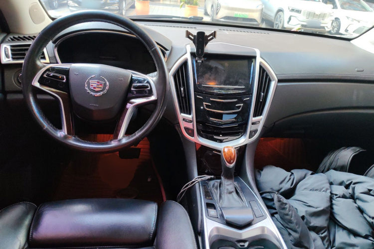 凯迪拉克SRX 2014款 3.0L 精英型中控内饰12