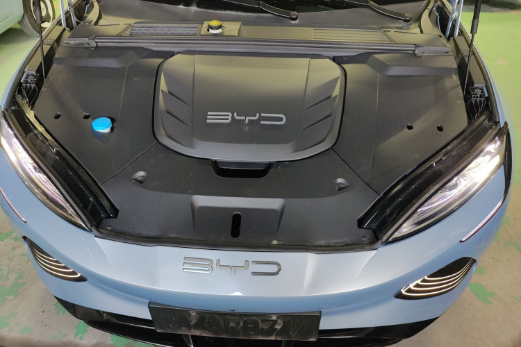 比亚迪 海豹 2022款 550km 标准续航后驱版尊贵型机舱底盘24