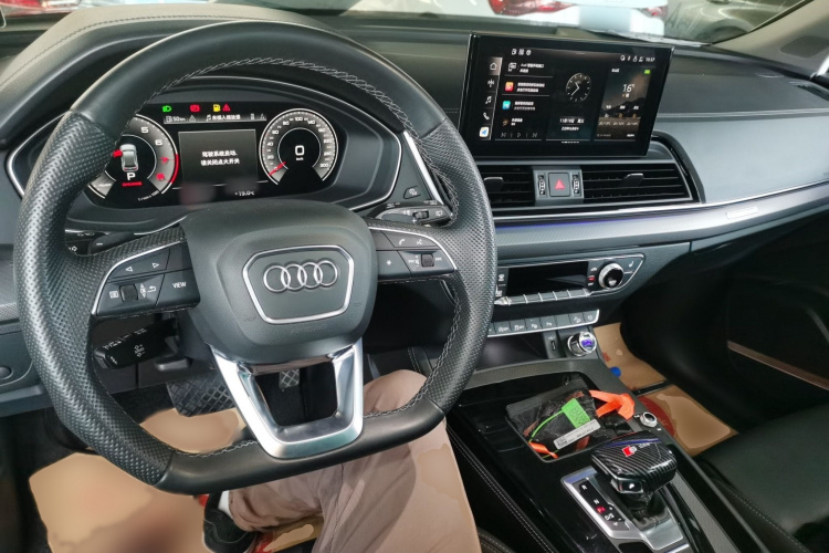 奥迪Q5L 2022款 45T 豪华动感型中控内饰7002