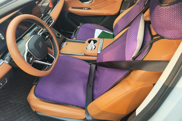 捷途山海L7 2024款 1.5T 120km MAX+ 5座中控内饰19