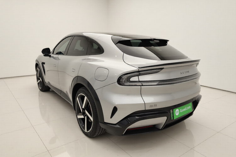 小米汽车 小米YU7 2025款 超长续航高性能四驱Max版车身外观5