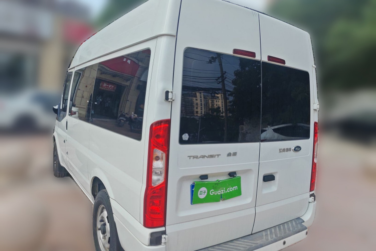 福特 新世代全顺 2016款 2.2T短轴6座中顶多功能车车身外观6003