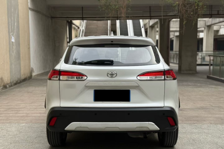 丰田 卡罗拉锐放 2023款 2.0L 精英版车身外观6003